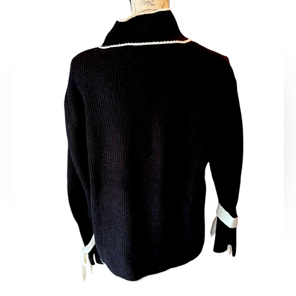 Black and cream sweater with cute ties at wrist, size large - Picture 3 of 7